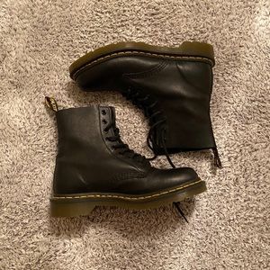 1460 Pascal Dr Martens